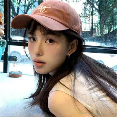 模仿女孩